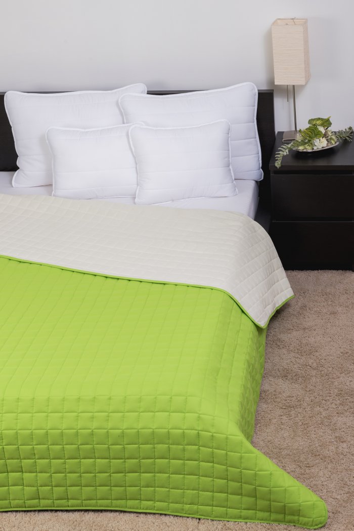 Laura zöld-krém átvarrott ágytakaró 235x250 cm